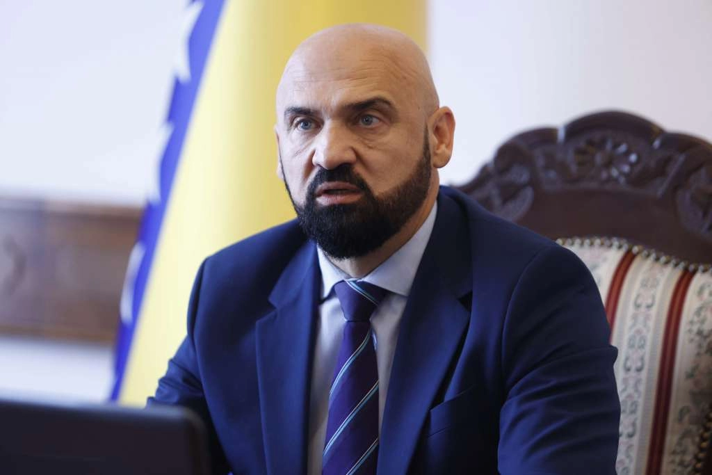 Isak odgovorio Viškoviću: Duhovit si koliko i kriminalac, mnogo